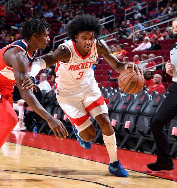 包含新疆广汇国际比赛日手感冰凉，志在德甲名次提升，质疑声仍在，临场指挥获称赞的词条-LOL竞猜